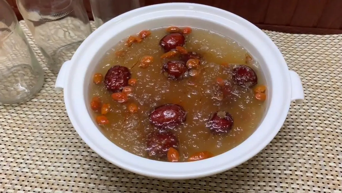 cách chưng yến với táo đỏ