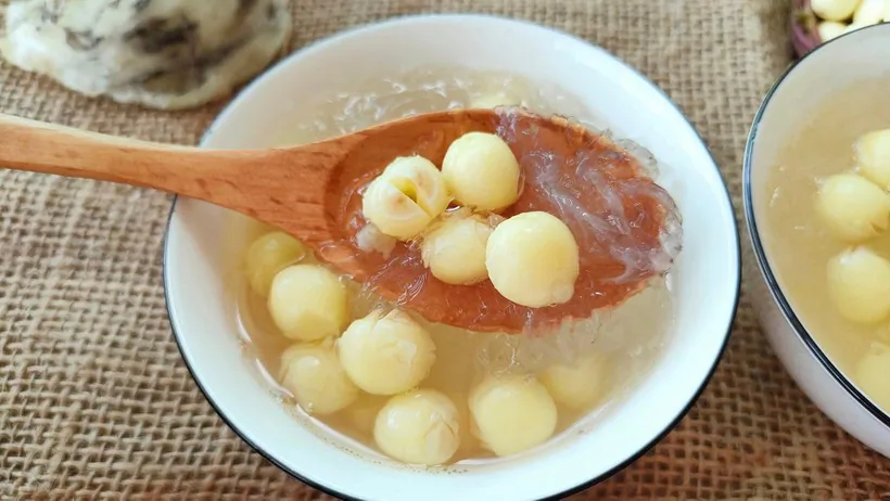 yến chưng hạt sen