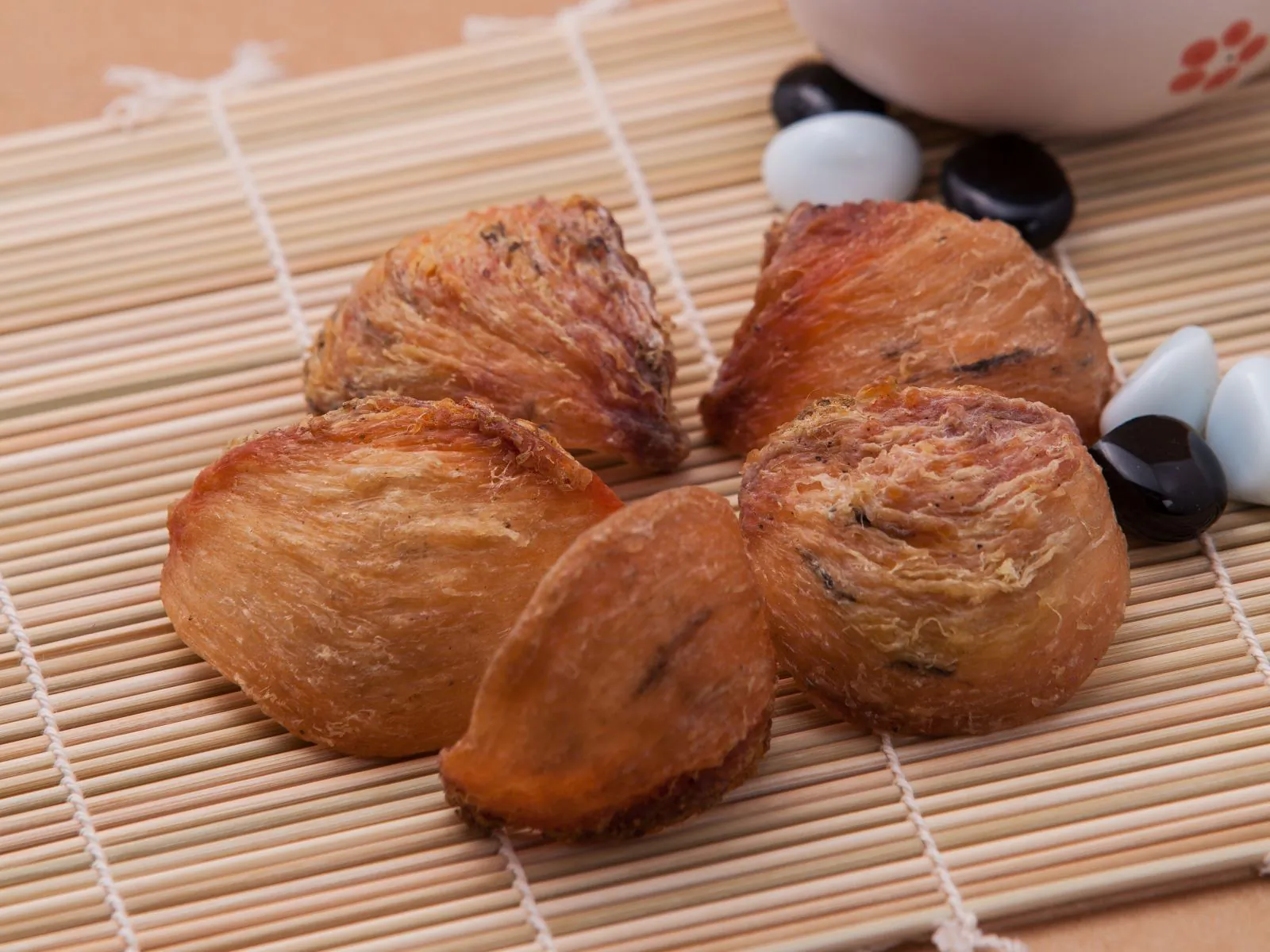 hồng yến có màu sắc không đều
