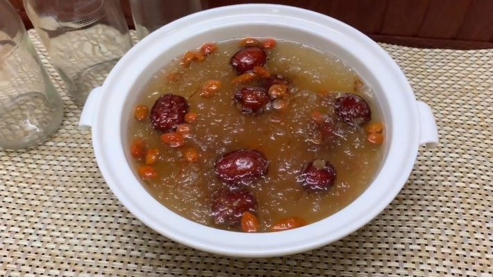cách chưng yến với táo đỏ