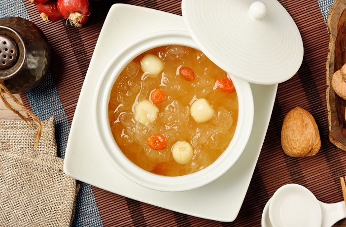 chưng yến với hạt sen